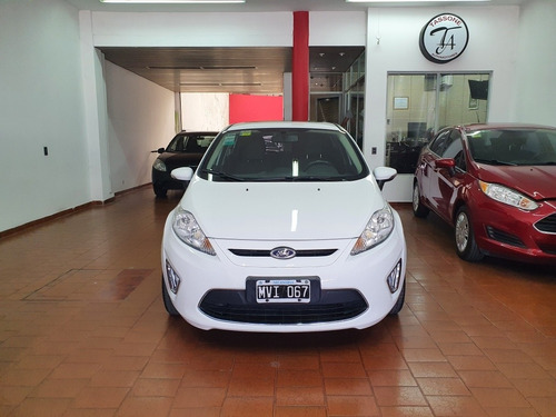 Ford Fiesta Kinetic Design 1.6 Design 120cv Titanium 2013