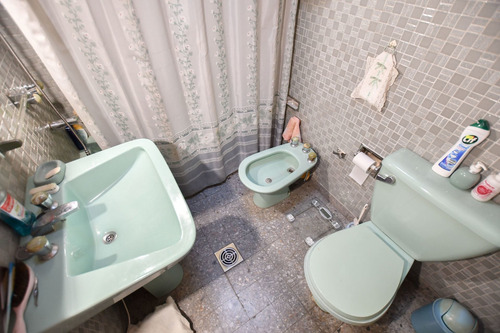 Casa Con Local En Venta En Tolosa