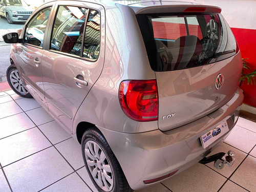 Imagem 7 de 12 de Volkswagen Fox 1.0 Mi Trend 8v Flex 4p Manual