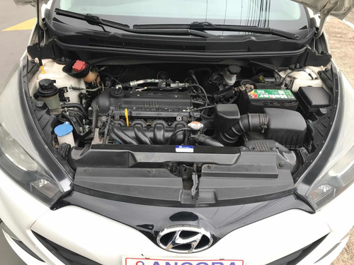 Imagem 8 de 10 de Hyundai Hb20 2014 1.6 Comfort Plus Flex 5p