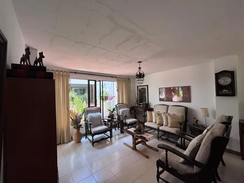 Casa En Venta En La Castellana. Cod V16608