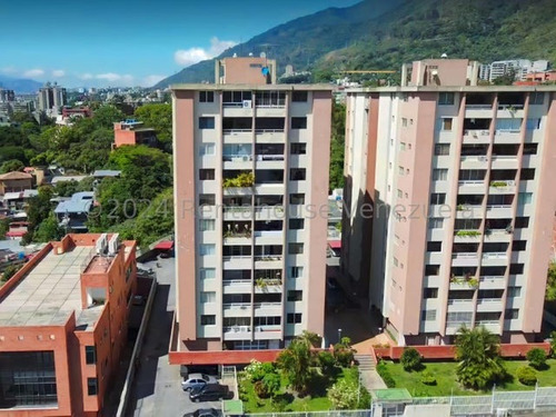 103m2 En Los Palos Grandesen Venta Lindo, Fresco Y Cómodo Apartamento, Con Excelente Distribución Y Hermosa Y Relajante Vista Al Ávila.