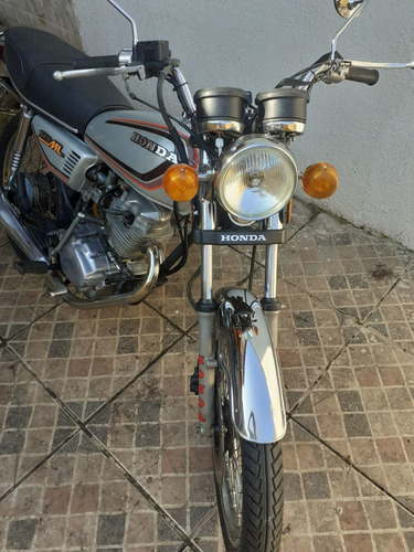Imagem 2 de 9 de Honda Ml