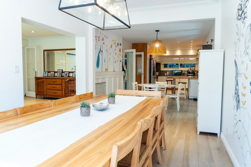 Venta De Casa 8 Ambientes En Hurlingham Con Piscina Y Quincho