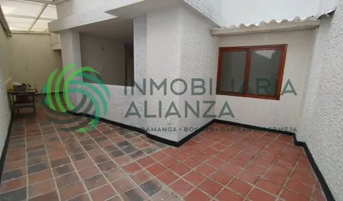 Casa En Arriendo En Altos De Cabecera. Cod A16991
