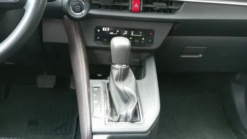 Toyota Yaris 4p Sedán S L4/1.5 Aut