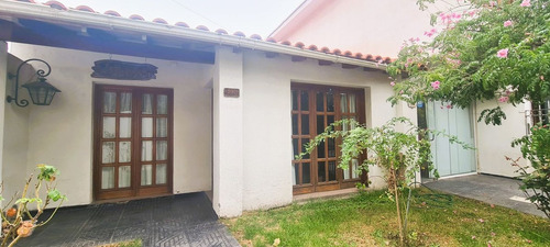 Casa En Venta - Alvarez Thomas 591 Godoy Cruz