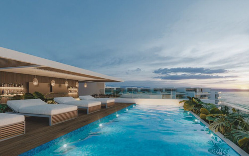Condo Con Terraza Que Tiene Vista Al Mar, Cuatro Recamaras,