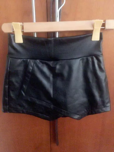 Short De Cuero Negro Mujer