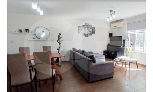 Casa  En Venta En General Rodríguez,  G.b.a. Zona Oeste