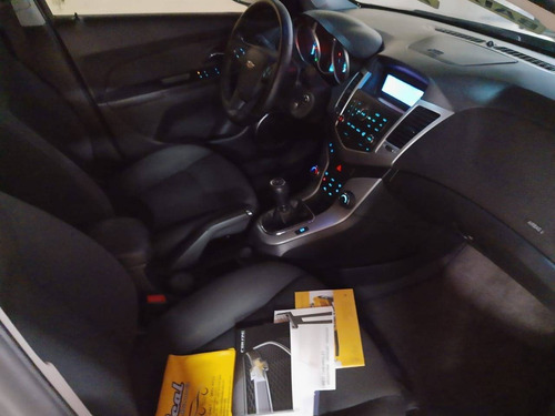 Imagem 11 de 15 de Chevrolet Cruze 1.8 Lt Sport6 16v Flex 4p Manual