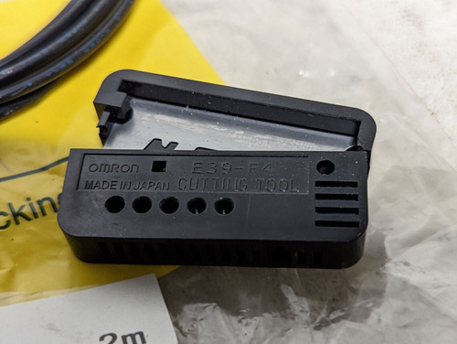 Omron E32-dc200 2m Photoelectric Switch Fiber Unit Ccf