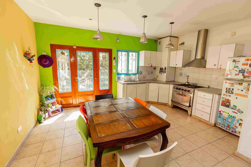 Imagen 1 de 27 de Casa 3 Dormitorios En Venta En La Plata