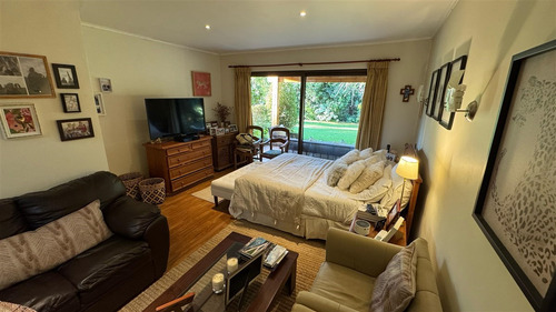 Impecable En Venta De 5 Dorm. En Curicó