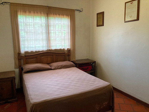 En Venta Acojedora Casa De Una Sola Planta En La Union Calle Privada. Sal