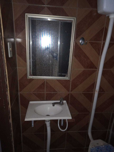 Imagem 6 de 7 de Quarto E Cozinha