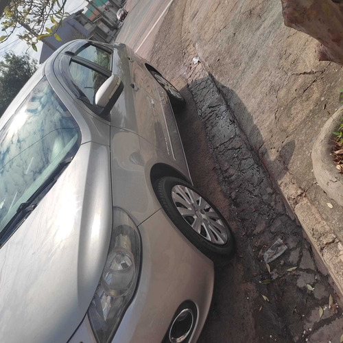 Imagem 13 de 14 de Volkswagen Voyage 1.6 Vht Comfortline Total Flex I-motion 4p