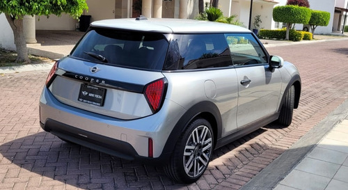 Mini Cooper C 3 Puertas 2025, Esta Nuevo. Solo 2,000 Kms