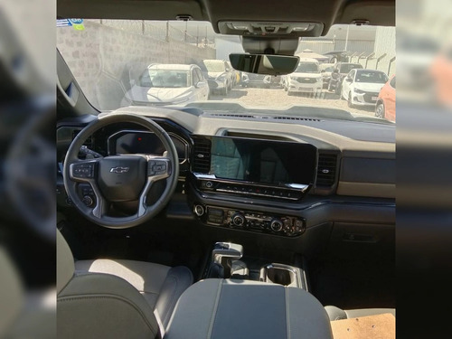 Chevrolet Silverado 6.2L ZR2 AT 4WD R