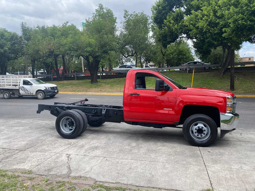 Imagen 2 de 15 de Chevrolet 3500 Doble Rodado Silverado 3500