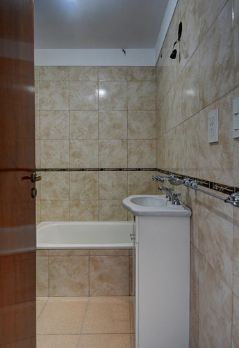 Imagen 10 de 15 de Venta / Departamento 2 Ambientes / Cochera / Lomas Del Mirador