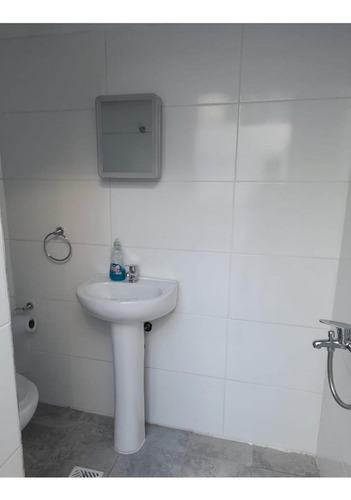 Alquiler Oficina De 7 Ambientes En Aguada