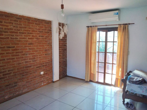 Retasado!!! 3 Locales + 2 Deptos. Frente Estacion