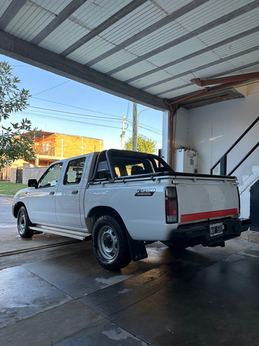 Nissan NP300 2.5 Cabina Doble 133cv 4x2