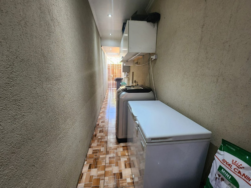 Imagen 14 de 25 de Hermosa Casa Remodelada - 143mts2. 3d + 3b. 2 Pisos. Terraza