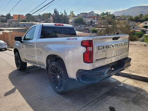 Imagen 2 de 6 de Chevrolet Silverado 4.3 Cab Reg 4x4 At