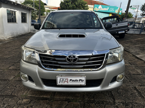 Toyota Hilux 3.0 Cab. Simples 4x4 2p