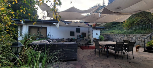Casa En Venta De 7 Dorm. En Lo Barnechea