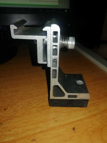 Imagen 2 de 2 de Patas Para Riel De Aluminio