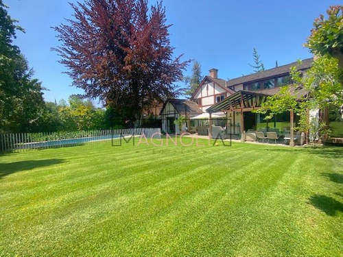 Linda Casa En Venta Estilo Ingles En Condominio