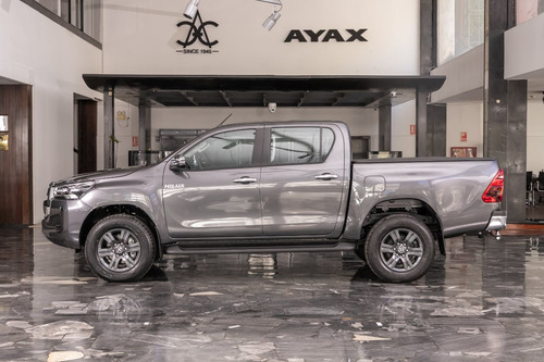 Toyota Hilux SRV 4x4