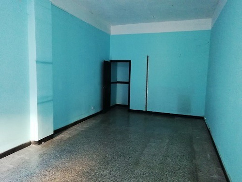 Imagen 3 de 11 de Local Comercial Centrico En Florencio Varela