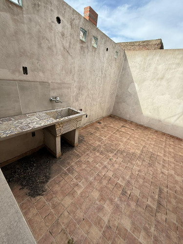Local Con Dos Casas A Reciclar En Venta En Juan De Zamora 3739 (remedios De Escalada)
