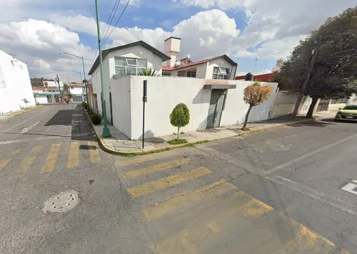 Casa Adjudicada Ubicada En Calle Elena Cárdenas, Morelos Primera Secc, Toluca De Lerdo, Méx. Sk04