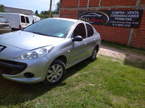 Peugeot 207 1.4 Sedan Hdi Xr