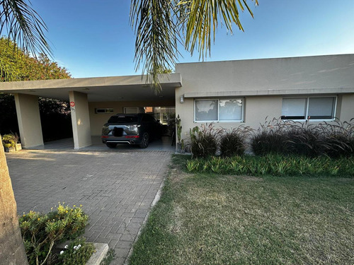 Vendo Casa En Cadaques (funes Hills)