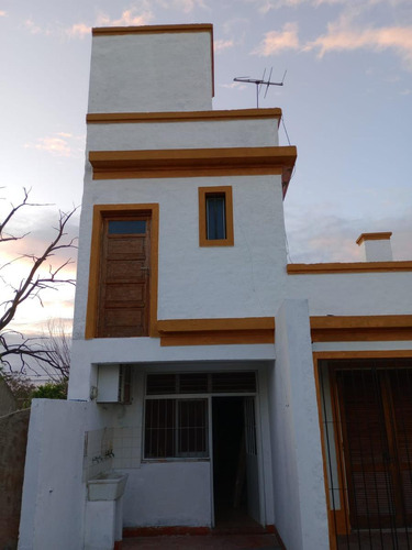 Casa En Venta . 4 Dormitorios 4 Baños - 500mts2 - Bolívar