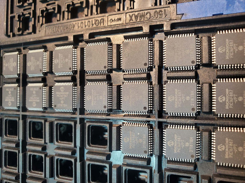 Microcontrolador Pic16f887 I/pt