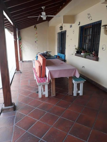 Imagen 25 de 30 de Venta -chalet En Dos Plantas - Bella Vista