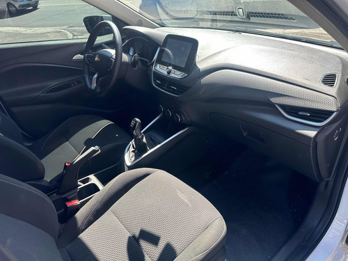 Chevrolet Onix plus 1.0 Lt 2 4P