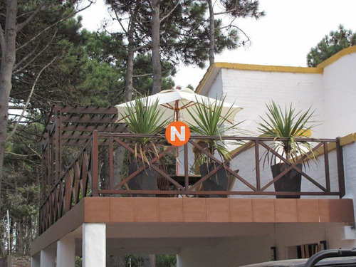 Casa En Venta Y Alquiler, Pinares, Punta Del Este, 4 Dormitorios.- Ref: 208042