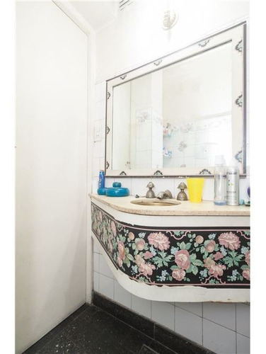 Venta Casa Parque Chas 4 Ambientes Cochera Patio