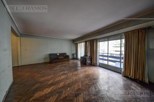 Imagen 2 de 11 de Juncal Y Montevideo - Excelente Edificio - A Mts.plaza Vicente Lopez - Duplex