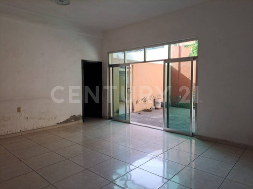 Se Vende Casa En Col. Juan Jose Rios Ii En Villa De Alvarez, Colima