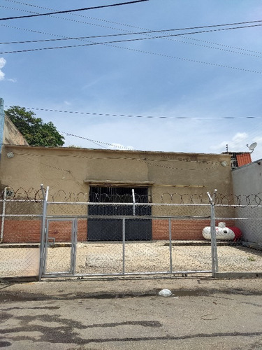 En Venta Galpon De Oportunidad En Importante Zona De Valencia, Sector La Candelaria Excelente Trafico Vehicular Y Cercano Al Pereferico La Candelaria Valencia Carabobo. Samir Trosel