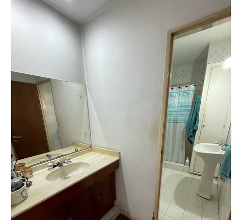 Imagen 17 de 25 de Mitre 1463, Entre Drummond Y Av. Espora, Adrogué Chalet De Estilo Distribuido En Dos Plantas Y Desarrollado Sobre Doble Lote En Inmejorable Ubicación